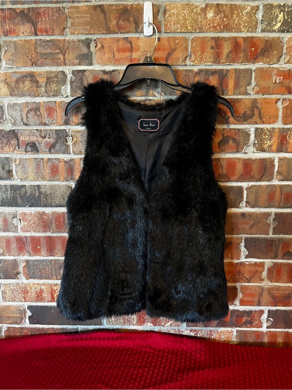 Love Tree Women’s Faux Fur Black Vest Size:M